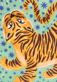 Illustration d'un tigre avec des rayures orange et noires sur un fond vert clair, mettant en avant des formes d'étoiles bleues et une queue courbée.