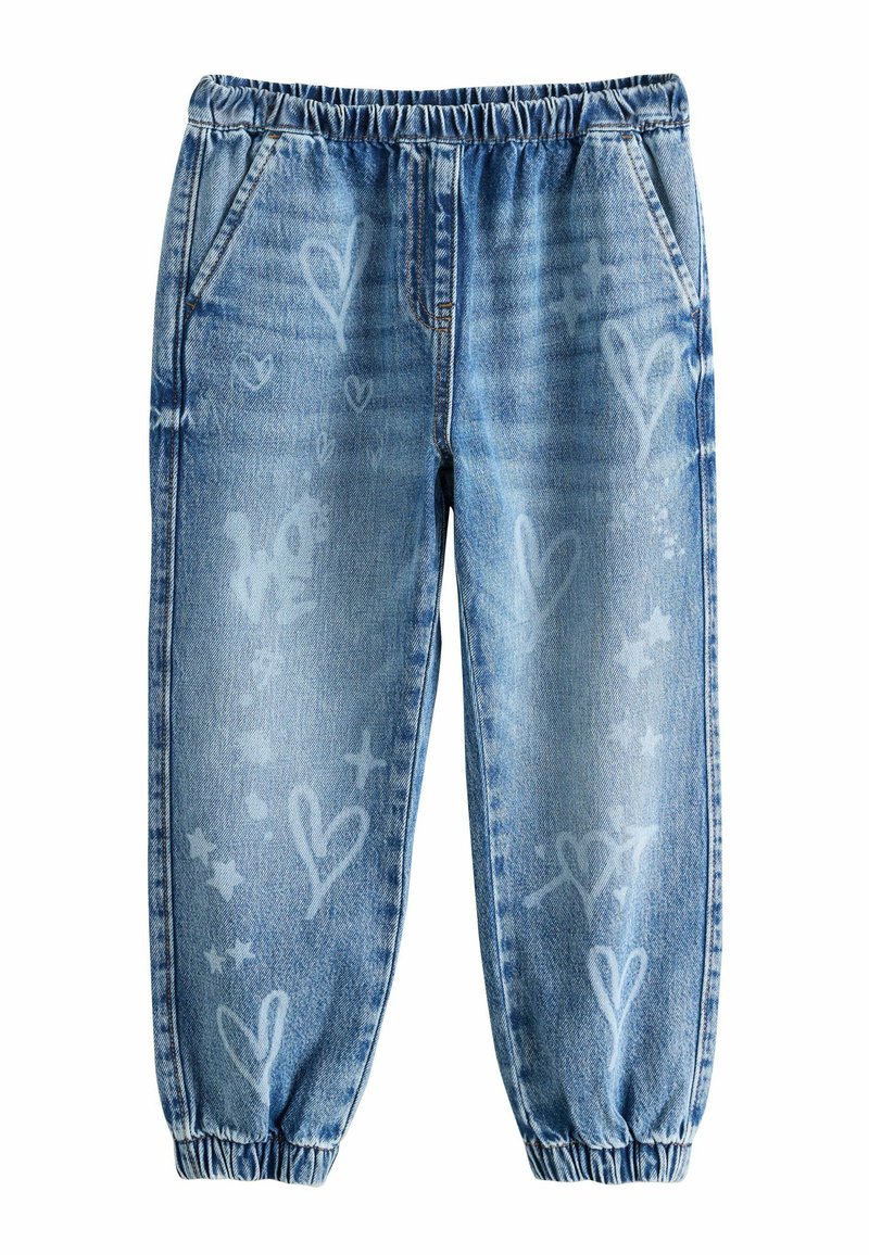 Ljusblå denim-joggers med elastiskt midjeband, sidofickor och svaga vita hjärt- och stjärnmönster över tyget.