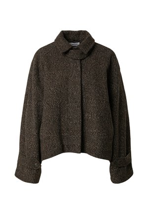 Braune Tweedjacke mit hohem Kragen, tailliertem Design und weiten Ärmeln. Mit auffälligen Nähten und Druckknopf-Details an den Manschetten.