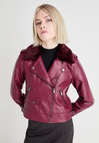 ONLY ONLVILHELMA BIKER - Dirbtinės odos striukė - burgundy