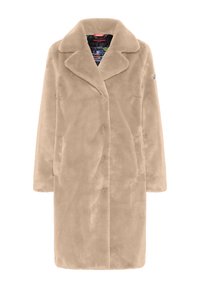 Beżowy długi płaszcz wykonany z miękkiego futerka ekologicznego. Posiada wyłogi z klapami, długie rękawy oraz zapięcie na guziki z wewnętrzną podszewką w wzory.