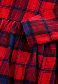 Unausgewählt, red navy check