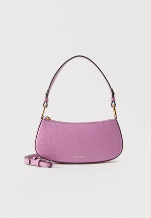 Geantă de umăr din piele mov-lila cu curea reglabilă și detașabilă, accesorii aurii și nume mic al mărcii embossat pe partea din față.