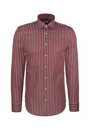 Camicia uomo a maniche lunghe con bottoni, con sottili strisce verticali bianche su sfondo rosso scuro e colletto a punta.