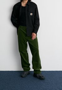 Carhartt WIP Kalhoty - olive