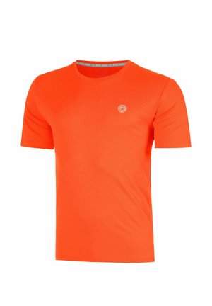 T-shirt orange vif à manches courtes avec col rond et un petit logo blanc circulaire sur la poitrine gauche.