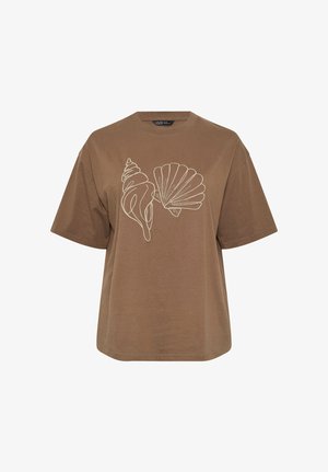 T-shirt marron à manches courtes présentant sur le devant un dessin en ligne blanche d'un coquillage conque et d'une coquille Saint-Jacques.
