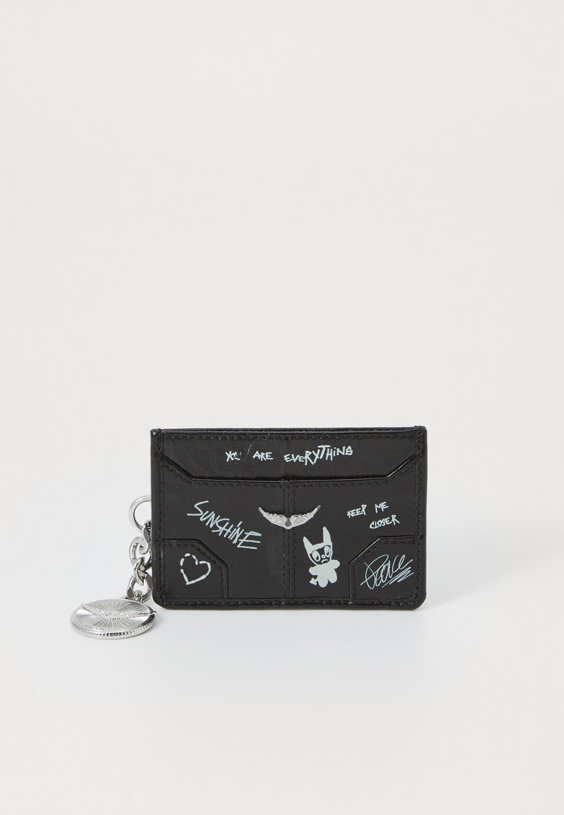 Svart lærredskortholder med sølvdetaljer, med grafisk tekst og illustrasjoner i hvitt, inkludert et hjerte og en tegneseriefigur.