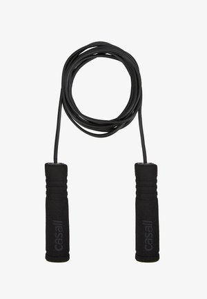 Črna preskočna vrvica z teksturiranimi penastimi ročaji in trdnim gumijastim kablom, zvita za enostavno shranjevanje. Ima preprost in funkcionalen dizajn.