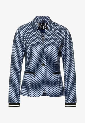 Niebiesko-biała marynarka w wzory z pojedynczym guzikiem z przodu, zamykanymi na zamek bocznymi kieszeniami, klapami i mankietami w paski.