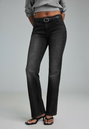 Stradivarius, D68 BOOT-CUT JEANS WITH BELT - Jean slim - grey