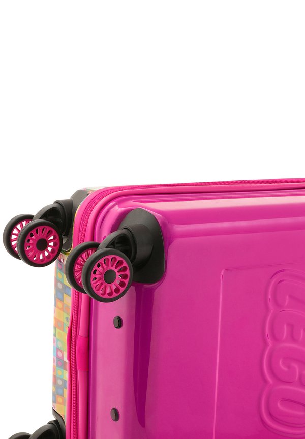 Cabin Case Play Date – Trolley