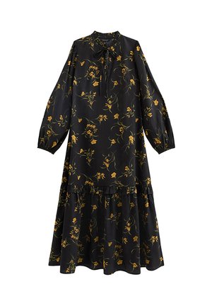Czarna sukienka midi z długim rękawem, żółtym kwiatowym wzorem, wysokim dekoltem z wiązaniem oraz falbanami na dole sukienki.
