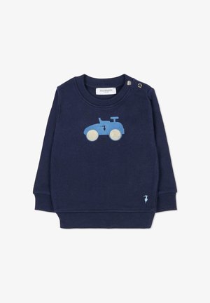 Felpa di colore blu navy in tessuto morbido con una grafica di un trattore azzurro, scollatura rotonda e dettagli con bottoni a pressione sulla spalla.