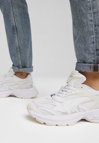 Puma VELOPHASIS ALWAYS ON - Sneakers basse - white sugared almond