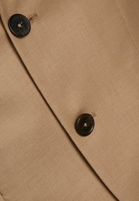 Thumbnail Image 9