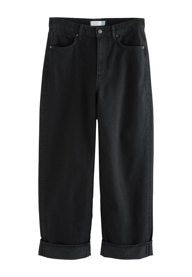 Jeans in denim nero con design a gamba dritta, risvolti arrotolati, tasche frontali e chiusura con bottoni. Texture liscia e vestibilità classica.