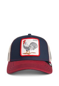 Casquette de baseball avec un devant bleu marine, une visière rouge et des côtés en filet. Présente un patch blanc avec un coq brodé et le mot "COCK".