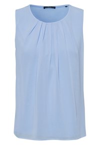 Blouse sans manches bleu clair en tissu doux, avec des plis sur le devant et un col rond. Coupe simple avec une coupe ample.