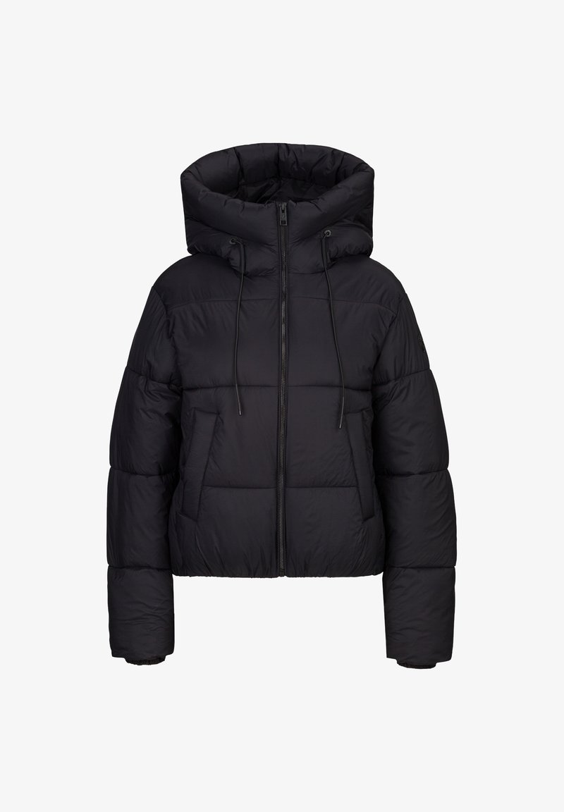 Zwarte pufferjack met een cropped design, voorzien van een hoge nek met capuchon, ritssluiting en twee zijzakken; gladde, gestikte textuur.