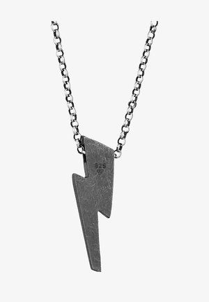 Sterling zilveren ketting met een bliksemschicht hanger, voorzien van een geborstelde textuur en een glanzende ketting, gemarkeerd met "925" voor zuiverheid.