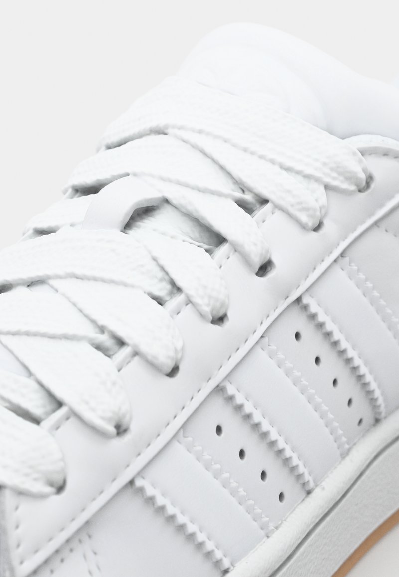 adidas gazelle silver green womens adidas Campus 00s Blanc / Noir