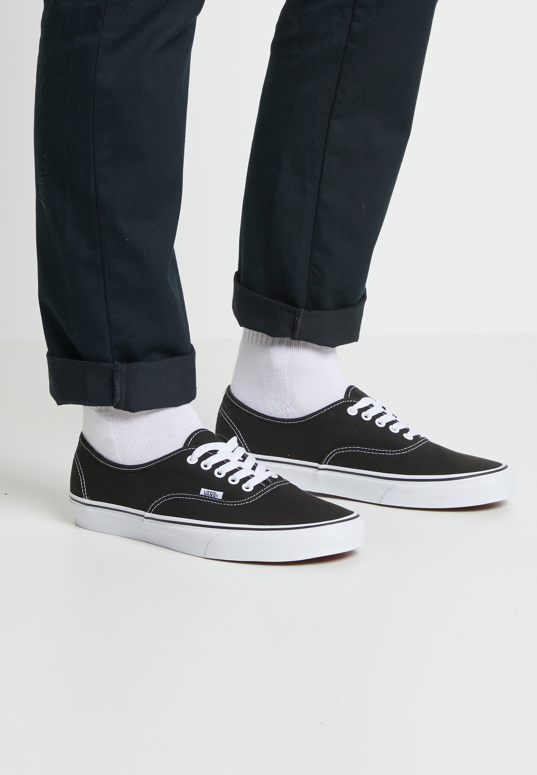 vans authentic black black