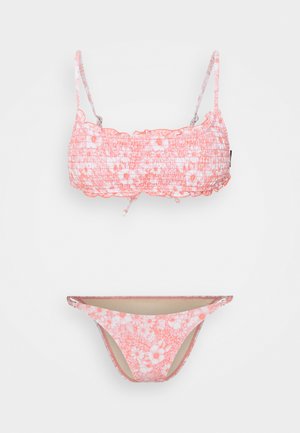 BACKLESS RUFFLE TOP THIN STRAP CHEEKY SET - Bikiny - gentle shirred