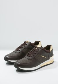 MICHAEL Michael Kors ALLIE - Sneakers basse - brown