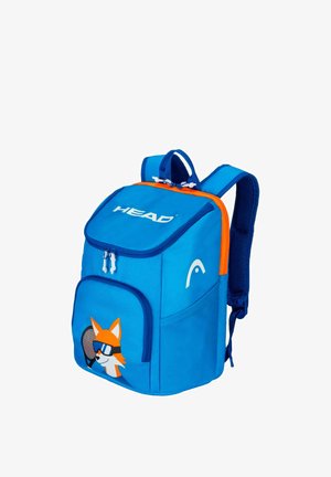 Blauwe rugzak met oranje rits, gewatteerde schouderbanden, '"HEAD"'-logo en op het voorvak een cartoon vos met zonnebril die een tennisracket vasthoudt.