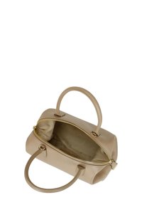 Borsa a mano in pelle beige con due manici e cerniera dorata. Presenta una superficie testurizzata, interno spazioso e fodera con logo.