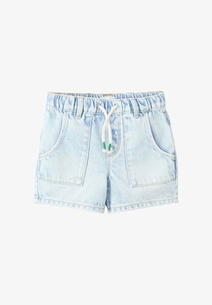 Lichtblauwe denimshorts met elastische tailleband, wit trekkoord met groene uiteinden en twee opgestikte voorzakken.