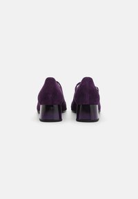 Gabor Klasične pete - purple