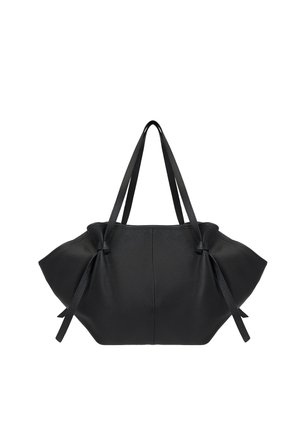 Borsa tote in pelle nera con superficie testurizzata, due manici lunghi e laccetti laterali che creano una forma leggermente svasata.