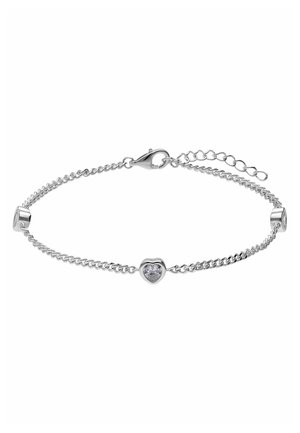 Zilveren kettingarmband met drie kleine hartvormige zettingen, elk met een heldere edelsteen en een verstelbare sluiting.