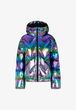 Chaqueta acolchada hecha de material iridiscente, con capucha, cremallera frontal y patrones de costura diagonal en tonos de púrpura y verde.