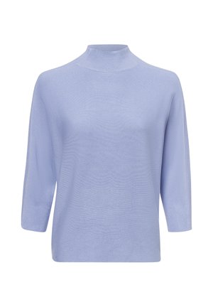 Hellblauer, gerippter Strickpullover mit hohem Kragen und Dreiviertelärmeln. Hat einen lässigen Schnitt und eine glatte Textur.