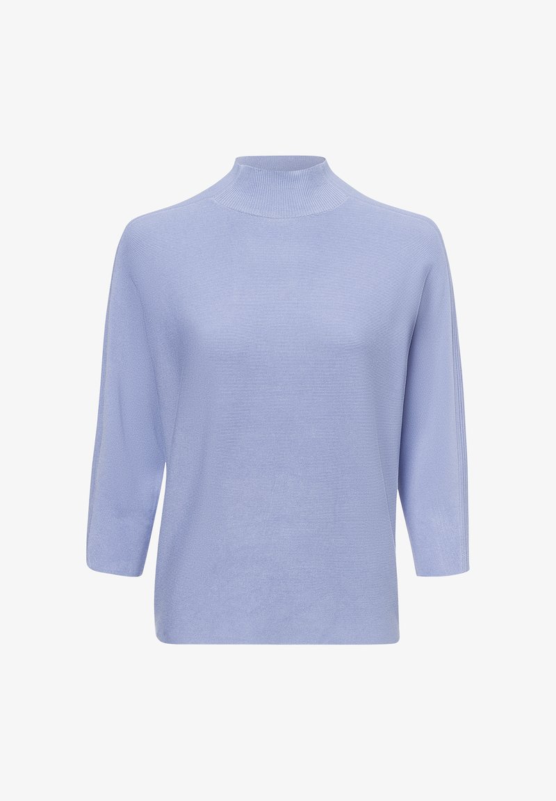Hellblauer, gerippter Strickpullover mit hohem Kragen und Dreiviertelärmeln. Hat einen lässigen Schnitt und eine glatte Textur.