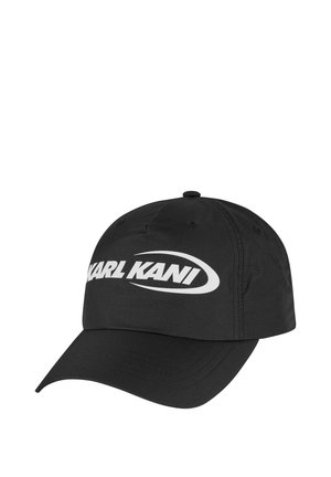 Sort baseball cap med en buet skygge, der har et hvidt "KARL KANI" logo på forsiden. Fremstillet af tekstureret stof med et klassisk design.