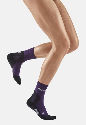 CEP COLD WEATHER COMPRESSION SOCKS RUNNING MID CUT - MADE IN GERMANY - Sports socks - purple
