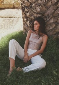 Next REGULAR FIT - Kapsáče - white