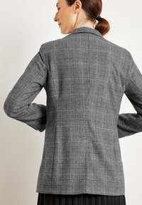 Gerry Weber Kurzmantel - grau karo