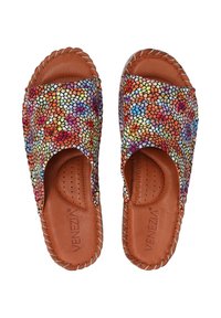 Multifarvede slip-on sandaler med blomstermønster, læderindvendig og dekorativ syning langs kanterne. Perforeret sål for komfort.