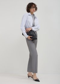 Calliope CON PINCES - Stoffhose - grigio