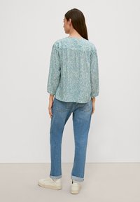 comma casual identity MIT AUSSCHNITT - Blouse - hellblau