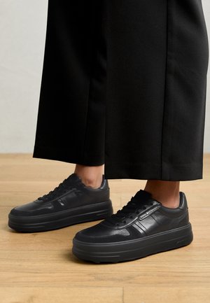 Sneakers laag - black