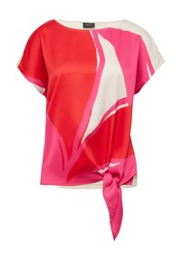 Korte mouwen blouse in rood en roze, met abstract bloemenpatroon en een geknoopte detail bij de taille. Gemaakt van gladde, lichte stof.