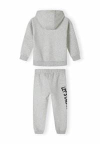 Gr�å bomullshoodie med ribbade ärmslut och midja, i kombination med matchande sweatpants med svart tryck "LET'S CREATE".