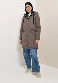 Cecil Wintermantel - braun