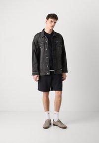 Thumbnail Image 6